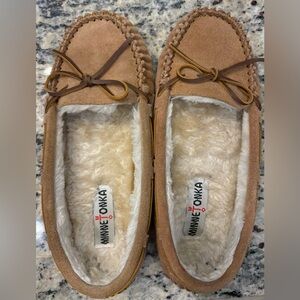 Minnetonka Women's Cally Slipper 9 🤎